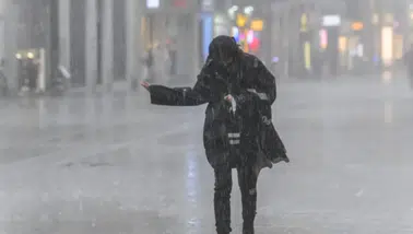 Başkent ve İstanbul'da yağışlı hava etkili, hafta boyunca serin kalacak