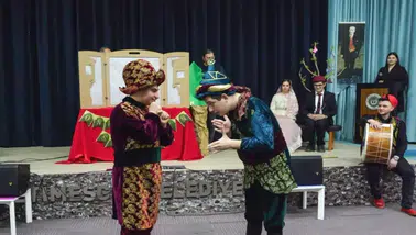 Etimesgut Belediyesi'nden Ramazan Geleneği: Karagöz ve Hacivat Gölge Oyunu İzleyicilerle Buluştu!