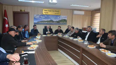 Çarşıbaşı’nda Muhtarlarla İstişare Toplantısı Gerçekleştirildi