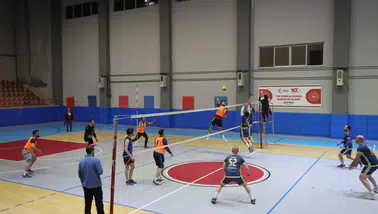 Trabzon'da Voleybol Turnuvası'nda İvyan Spor şampiyon, Sportmenlik Ön Plandaydı!
