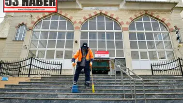 Esenyurt'ta Bayram Coşkusuna Hazırlık: Temizlik Çalışmaları Başladı!