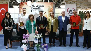 Mamak Belediyesi'nde Gerçekleşen Önemli Etkinlik: Okursan Kendini Tanırsın Konferansı Katılımcılarla Buluştu