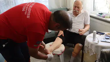 Maltepe'de Evde Sağlık Hizmetleri Devam Ediyor: Vatandaşlar İçin Önemli Destek