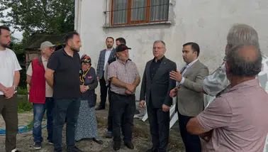 Kalkandere'de Ev Yangını Sonrası Devlet Seferber Oldu