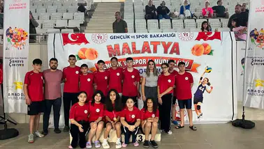 Kars Yüzme Takımı Türkiye Finalleri'nde Öne Çıktı!
