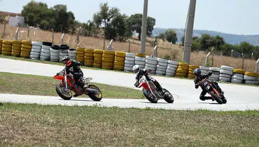 Türkiye Süpermoto ve Motomini Şampiyonası'nın 4. ayak yarışları Kocaeli'de başladı