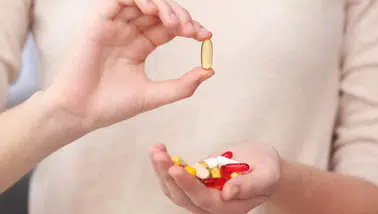 "Ezbere Takviye Kullanımı Risk Taşıyor: Uzmandan Maden Suyu ve Vitaminlere Dikkat Uyarısı!"