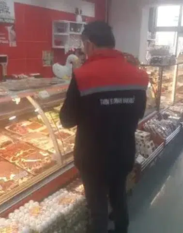 Erzurum'da Gıda Denetimleri: 298 İşletme İncelendi, 5'e İdari Yaptırım Uygulandı