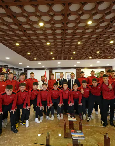 Genç Sporculardan Başkan Ekim’e Ziyaret