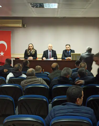 Beşikdüzü'nde muhtarlara kokarca ile mücadeleye yönelik bilgilendirme toplantısı yapıldı