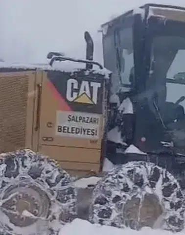 Şalpazarı’nda Karla Mücadele Çalışmaları Aralıksız Sürüyor