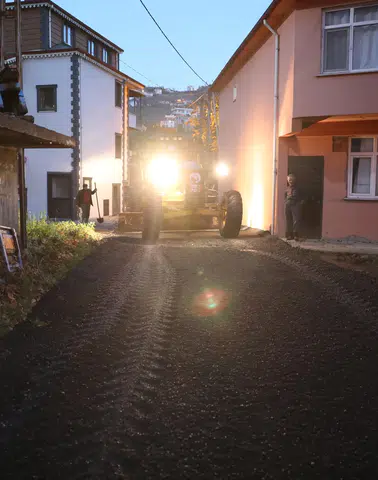 Akçaabat’ta Yol Bakım ve Asfalt Çalışmaları Sürüyor