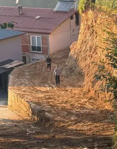 Güneysu Belediyesi’nden İlçe Genelinde Yol, İçme Suyu ve Altyapı Çalışmaları
