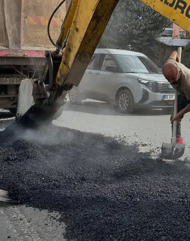 Fındıklı’da 2. Cadde’de Yol Yenileme Çalışmaları Sürüyor