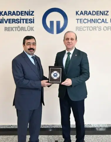 KTÜ ve İKÇÜ Rektörleri, akademik iş birliği için bir araya geldi