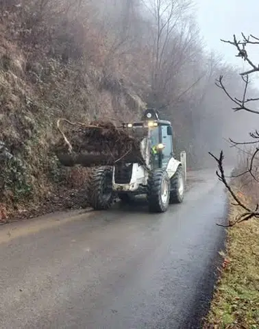 Yomra’da Yol Bakım ve Onarım Çalışmaları Aralıksız Sürüyor