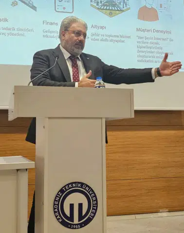 Dijital Çağda Eğitim: Trabzon'da Edebiyat Akademisi'nde Aktivizm Tartışıldı