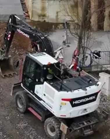 Arhavi’de Yol Seferberliği: Musazade Mahallesi Eyüp Çarmıklı Caddesi Betonlanıyor