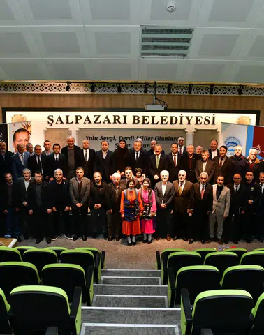 Trabzon Valisi Şahin, Şalpazarı'nda muhtarlarla ihtiyaçları değerlendirdi