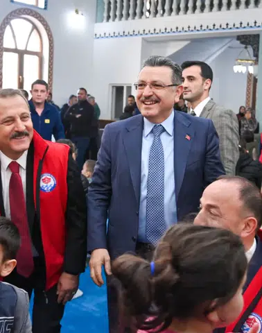 Trabzon Büyükşehir Belediye Başkanı Ahmet Metin Genç, Vakfıkebir’de Gönüllere Dokundu