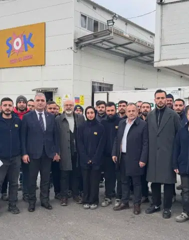 Trabzon Arsin’de Şok Market depo işçilerinin ücret eylemi sürüyor