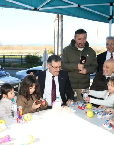 Trabzon Büyükşehir Belediye Başkanı Ahmet Metin Genç Çarşıbaşı’nda Vatandaşlarla Buluştu