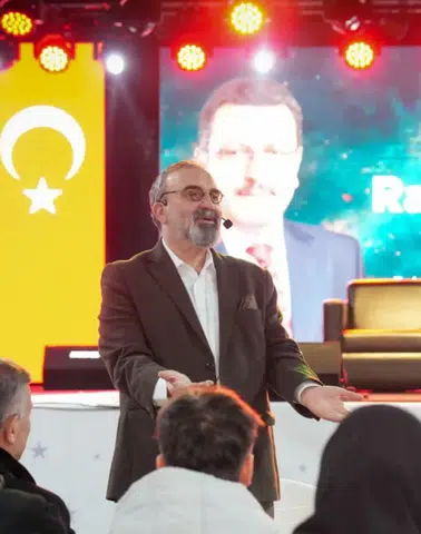 Trabzon’da Ramazan Söyleşileri Başladı: Senai Demirci Oruç Psikolojisini Anlattı