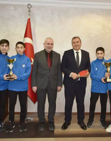 Trabzon Ticaret ve Sanayi Odası’na Şampiyon Öğrencilerden Ziyaret