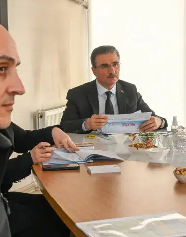 Erzurum Valisi Aydın Baruş’tan Sosyal Yardımlaşma Vakfı’na Ziyaret: 2025 Faaliyetleri Değerlendirildi