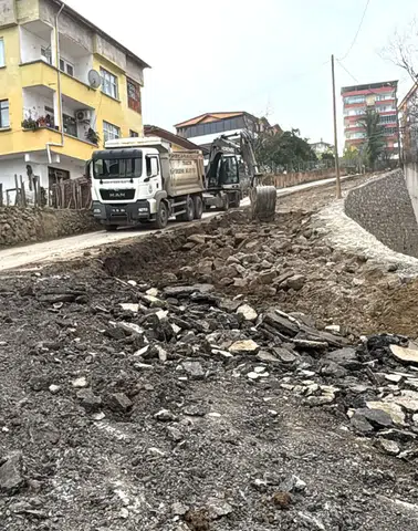 Sürmene Belediyesi, yaşam kalitesini artırmak için oturum alanında kapsamlı çalışmalar yürütüyor