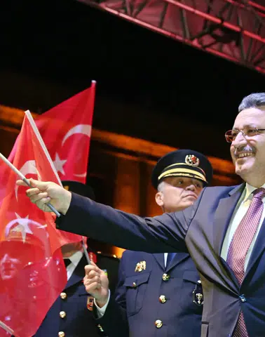 Başkan Ahmet Metin Genç: İstiklal Marşı Milletimizin Bağımsızlık İradesini Yansıtıyor
