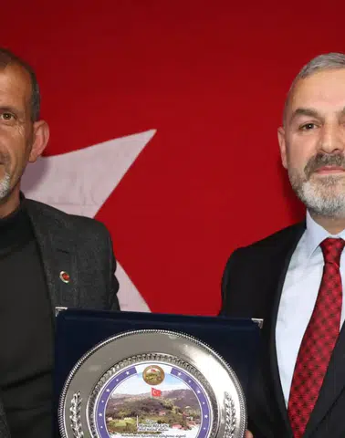 Arsin Belediye Başkanı Hamza Bilgin, Teravih Sonrası Vatandaşlarla Buluştu