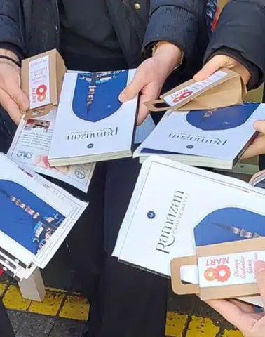 Rize’de Kadın Esnafa 8 Mart Ziyareti