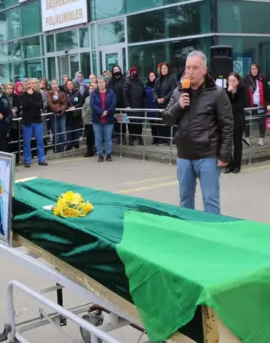 Trabzon İl Sağlık Müdürü Topsakal, Hemşire Aysun Turan’ın Cenaze Törenine Katıldı