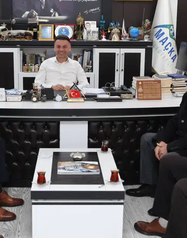 Maçka Belediyesi’nde Bayramlaşma Töreni Yoğun Katılımla Gerçekleşti