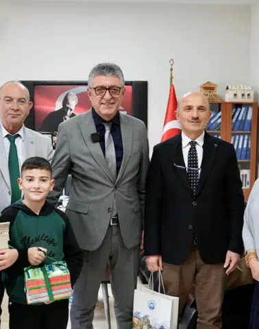 Ortahisar’da Bir Kitap, Bin Umut Kampanyasına Miniklerden Büyük Destek