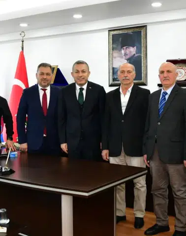 Trabzon Valiliği’nden Esnafa Ziyaret: Talepler Yerinde Dinlendi