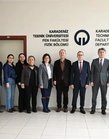KTÜ Fizik Bölümü’nde Görev Değişimi: Başkanlık Prof. Dr. Tuncay Bayram’a Devredildi