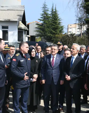 Bakan Uraloğlu ve Başkan Genç, Yangın Sonrası Fabrika Ziyaretiyle İyileştirme Çalışmalarını Değerlendirdi
