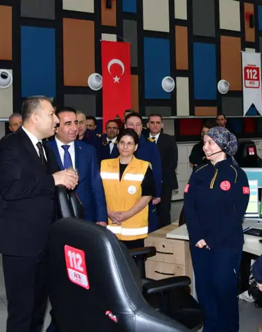 Trabzon Valisi Tahir Şahin’den 112 Acil Çağrı Merkezi’ne Ziyaret