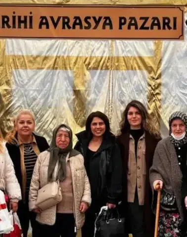 Trabzon Huzurevi Sakinlerine Bayram Alışverişi Etkinliği ile Birlik Beraberlik Hissi Yaşatıldı