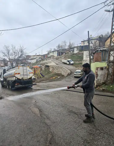 Bayburt Belediyesi’nden Gece Boyu Temizlik Seferberliği