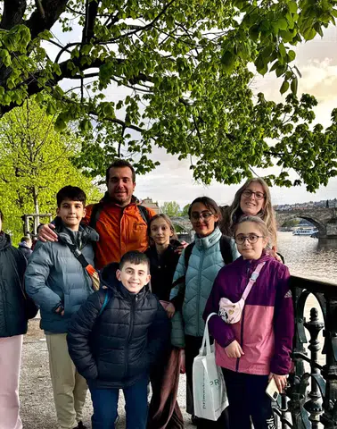 Prag’da 23 Nisan Coşkusu: Türk Kültürü Ebru Sanatıyla Tanıtıldı