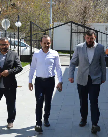İspir Tuğrul Şah Camii’nde Miniklerin Büyük Heyecanı: Taç Giydirme Merasimi Düzenlendi