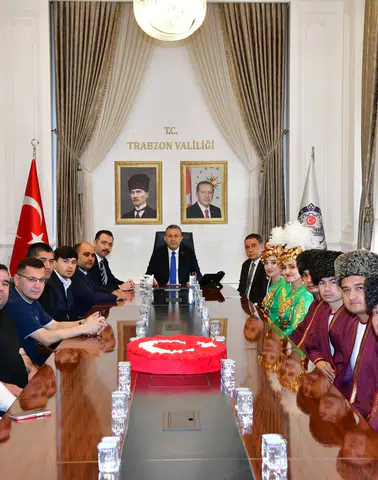 Trabzon'da Özbekistan Heyetinden Vali Şahin'e Anlamlı Ziyaret