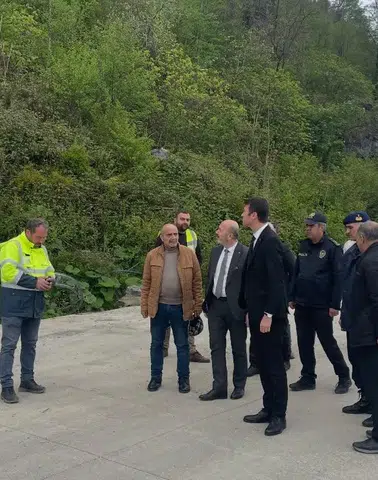 Kaymakam Çimşir Heyelan Bölgesinde: Çalışmalar Yerinde İncelendi