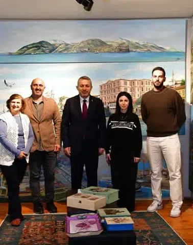 Trabzon Valiliği’nden Sanata Destek: Ressam Yıldıray Yıldırım’ın Atölyesine Ziyaret