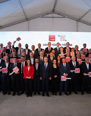 Ortahisar Belediyesi Araç Filosunu Güçlendirdi: Yeni Ekskavatör Hizmete Alındı