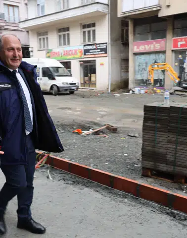 Arhavi’de Fevzi Çakmak Caddesi İçin Modern Düzenleme Çalışmaları Başladı