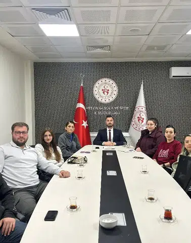 Artvin’de Geleneksel Çocuk Oyunları ve Atletizm İçin Yol Haritası Belirlendi